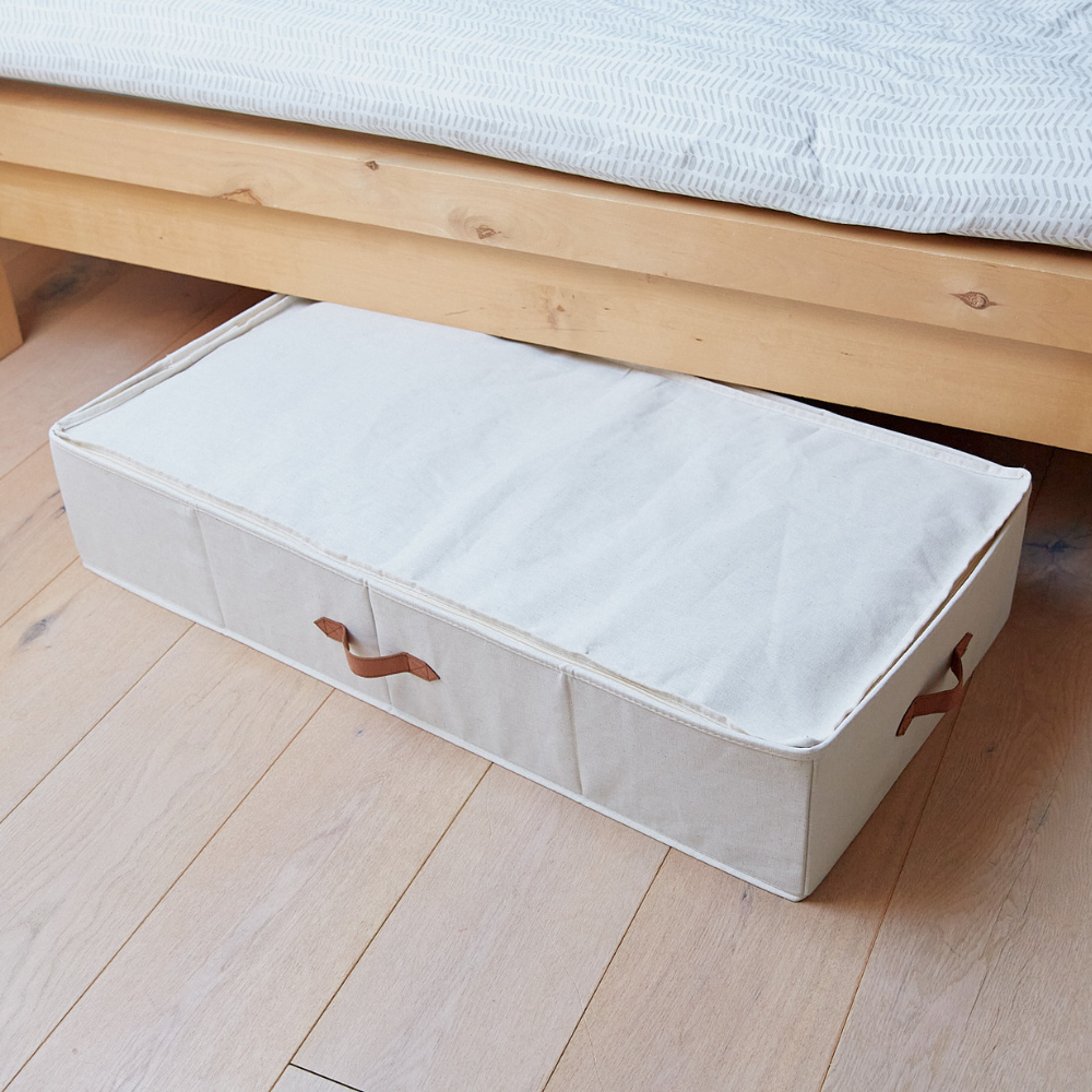 De PREMIUM opbergbox Beige van Love it Store it is een rechthoekige opbergbox van stof met handvatten, ideaal om onder je bed te zetten en perfect als opbergbox voor onder je bed; ook geschikt voor IKEA PAX voor slimme opbergoplossingen.