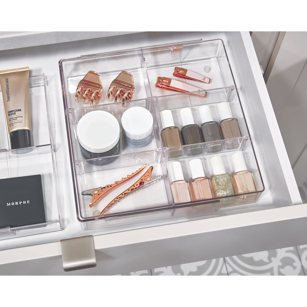 De iDesign HOME EDIT - lade-organizer TRANSPARANT - uittrekbaar houdt nagellak, haarspeldjes, oorbellen en beautyproducten netjes gesorteerd en binnen handbereik in doorzichtige vakjes in je lade.