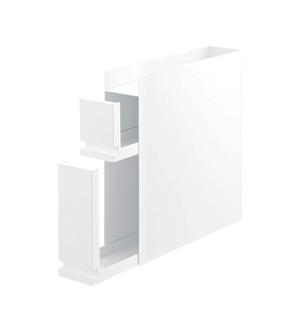 Het YAMAZAKI TOWER kruidenrek met twee lagen in wit wordt getoond met twee open planken boven elkaar tegen een strakke witte achtergrond – ideaal voor in de keuken om je kruidenpotjes netjes te presenteren of op te bergen.