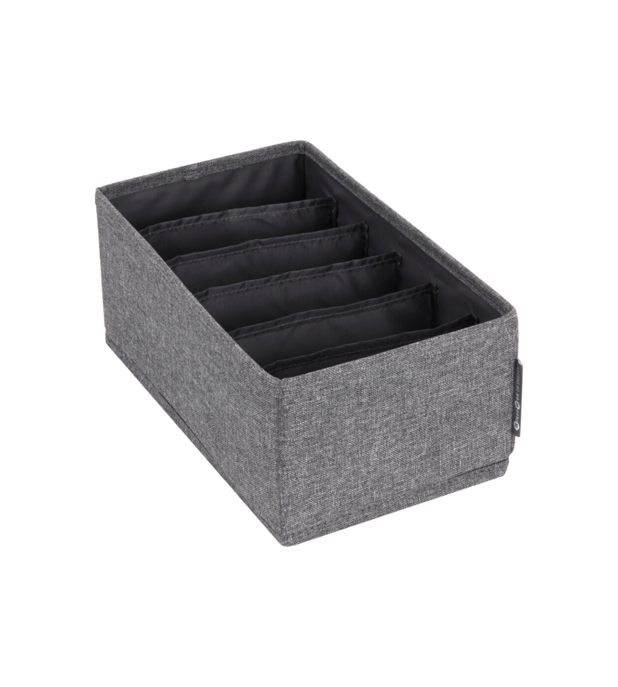 De Bigso SOFT Organizer Grijs – 6 vakken smal is een rechthoekige, opvouwbare organizer van grijze stof met zes vakken, ideaal voor het opbergen van kleding of accessoires.
