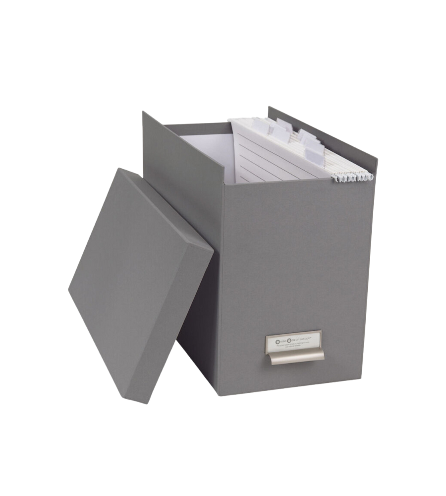 De Bigso JOHAN hangmappenbox in grijs heeft een afneembaar deksel, biedt ruimte aan A4-hangmappen en gelinieerd papier en is voorzien van een metalen etikethouder voor een efficiënte documentorganisatie.