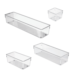 Vier doorzichtige iDesign LINUS-lade-organizers HOCH in verschillende maten staan op een witte achtergrond. Deze set bevat twee kleine en twee grote organizers, ideaal voor efficiënte opbergruimte.