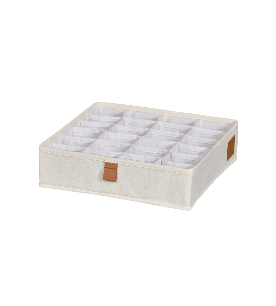 De PREMIUM wasmand Beige - 24 vakken van Love it Store it valt op door zijn bruine accenten van kunstleer en is ideaal voor het opbergen van ondergoed, sokken of kleine accessoires.