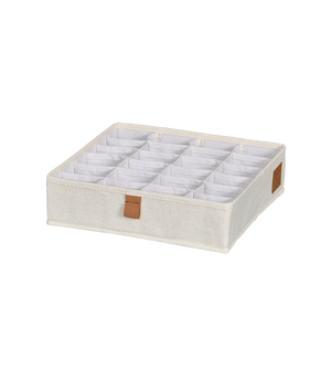 De PREMIUM wasmand Beige - 24 vakken van Love it Store it valt op door zijn bruine accenten van kunstleer en is ideaal voor het opbergen van ondergoed, sokken of kleine accessoires.
