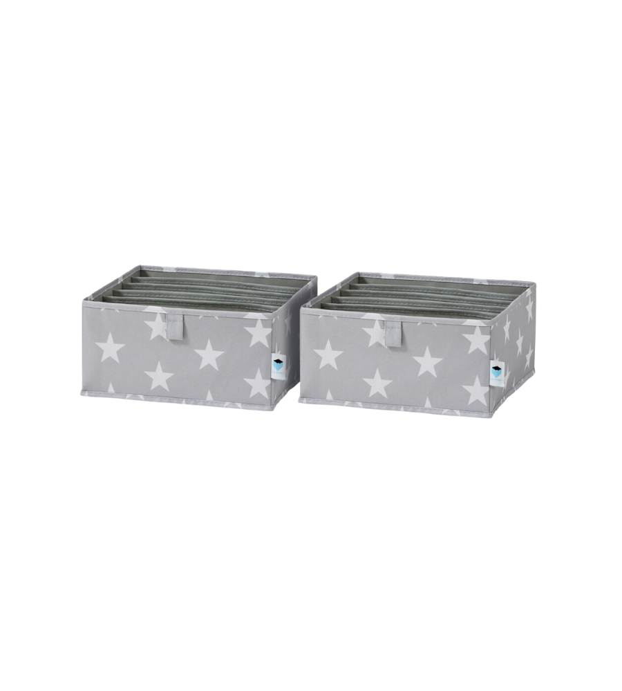 Twee grijze STAR Organizer-bakken met 6 vakken (set van 2) van Love it Store it, elk met een wit sterrenpatroon, staan naast elkaar afgebeeld op een witte achtergrond – ideaal opbergmateriaal voor de kinderkamer, met een open bovenkant en zichtbare naden.
