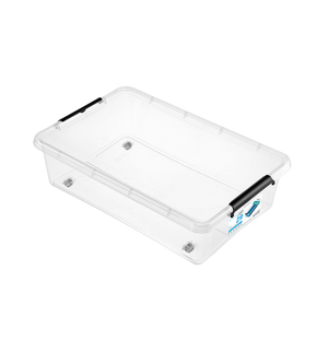 De Orplast SimpleStore Box BEDROLLER (58x39x16 cm, 29 l) is een doorzichtige, BPA-vrije rechthoekige opbergdoos met zwarte handvatten en een etiket aan de zijkant – perfect om onder je bed op te bergen. Afgebeeld op een witte achtergrond.