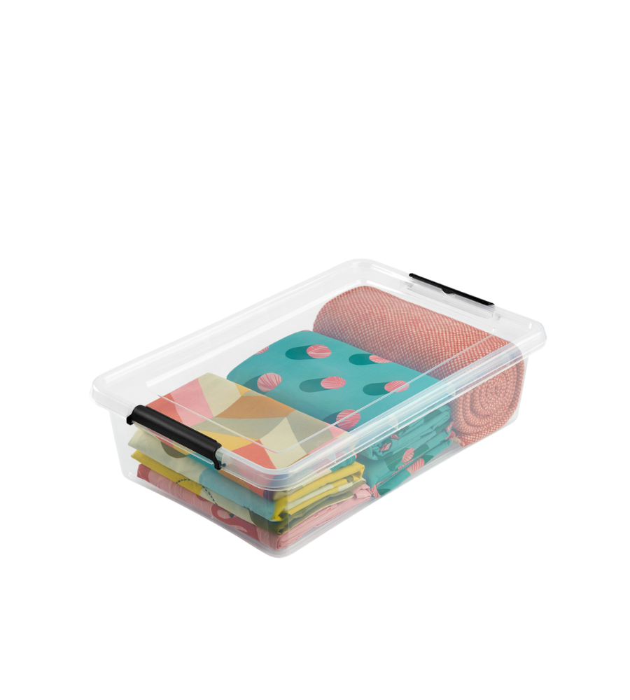 De Orplast SimpleStore Box BEDROLLER (58x39x16 cm, 29 l), BPA-vrij met zwarte sluitingen, is voorzien van kleurrijke stoffen en een roze doek – perfect om onder je bed spullen in op te bergen tegen een witte achtergrond.