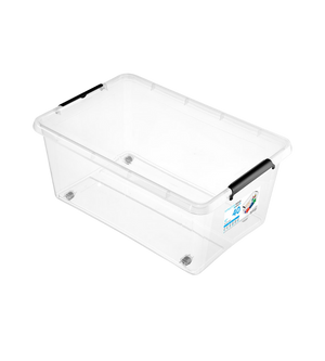 Een doorzichtige, BPA-vrije Orplast SimpleStore Box WHEEL (58x39x25 cm, 40 l) met zwarte handgrepen aan de zijkant staat leeg op een witte achtergrond. Er zit een etiket met productinformatie op. Perfect om spullen te ordenen en stapelbaar met andere boxen.