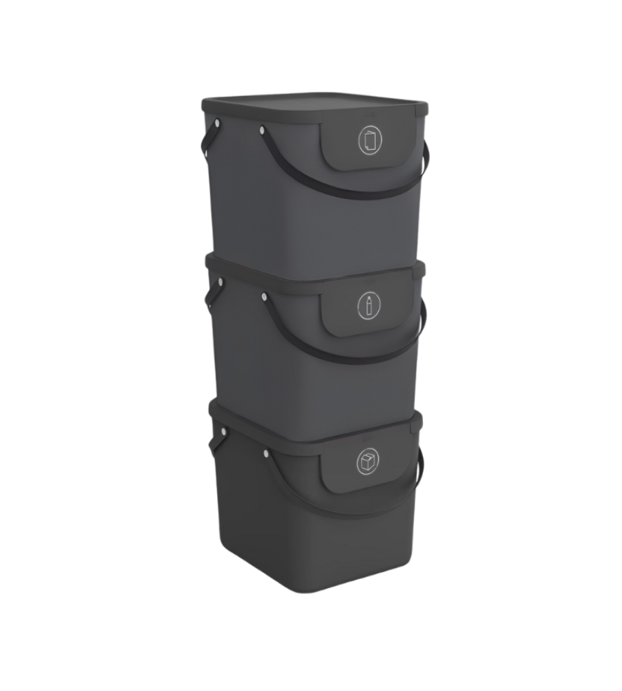 De Rotho 3-delige set – ALBULA recyclingafvalsysteem 40 l in antraciet bestaat uit stapelbare bakken met zwarte handgrepen en ronde symbolen op de deksels, die tegen een eenvoudige witte achtergrond boven elkaar zijn geplaatst.
