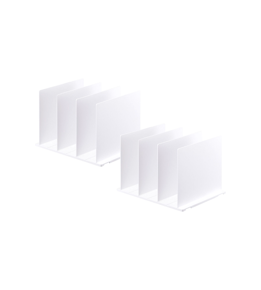 Twee sets YAMAZAKI TOWER tasorganizers in wit – set van 2 stuks – zijn in parallelle rijen op een lichte achtergrond geplaatst. Elke set heeft vier gelijkmatig verdeelde tabbladen, ideaal om ruimtebesparend te organiseren en vakjes voor spullen te creëren.