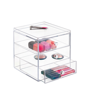 De iDesign DRAWER - Ladetoren KLAR met 3 vakken - Groot is een doorzichtige acryl-organizer met drie vakken en een uittrekbare lade, perfect voor het opbergen van nagellak, poederdoosjes, lipgloss en beautytools. Stijlvol en stapelbaar voor al je essentials.