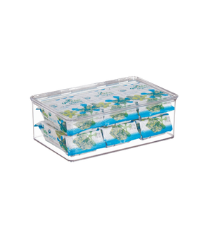 De plastic doos bevat 18 snacks met zeezoutsmaak, gestapeld in twee rijen.