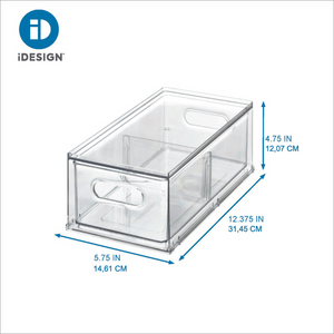 De iDesign HOME EDIT - opbergdoos Fridge KLAR - met lade is een doorzichtige koelkastdoos van kunststof met uitgesneden handgrepen, afmetingen van 31,45 x 14,61 x 12,07 cm en het iDesign-logo in de linkerbovenhoek.