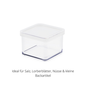 Vierkante plastic bak met een wit deksel erop, met de tekst: „Ideaal voor zout, laurierblaadjes, noten & bakproducten“.