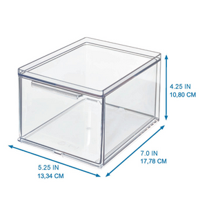 Transparante opbergruimte: de iDesign HOME EDIT-organizer met lade (17,8 cm B x 13,3 cm D x 10,8 cm H) is modulair, heeft een handvat en blauwe pijltjes – perfect voor veelzijdig gebruik in verschillende maten.