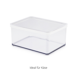 Plastic bakje met wit deksel, staand op een lichte achtergrond. Tekst: „Ideaal voor kaas“.