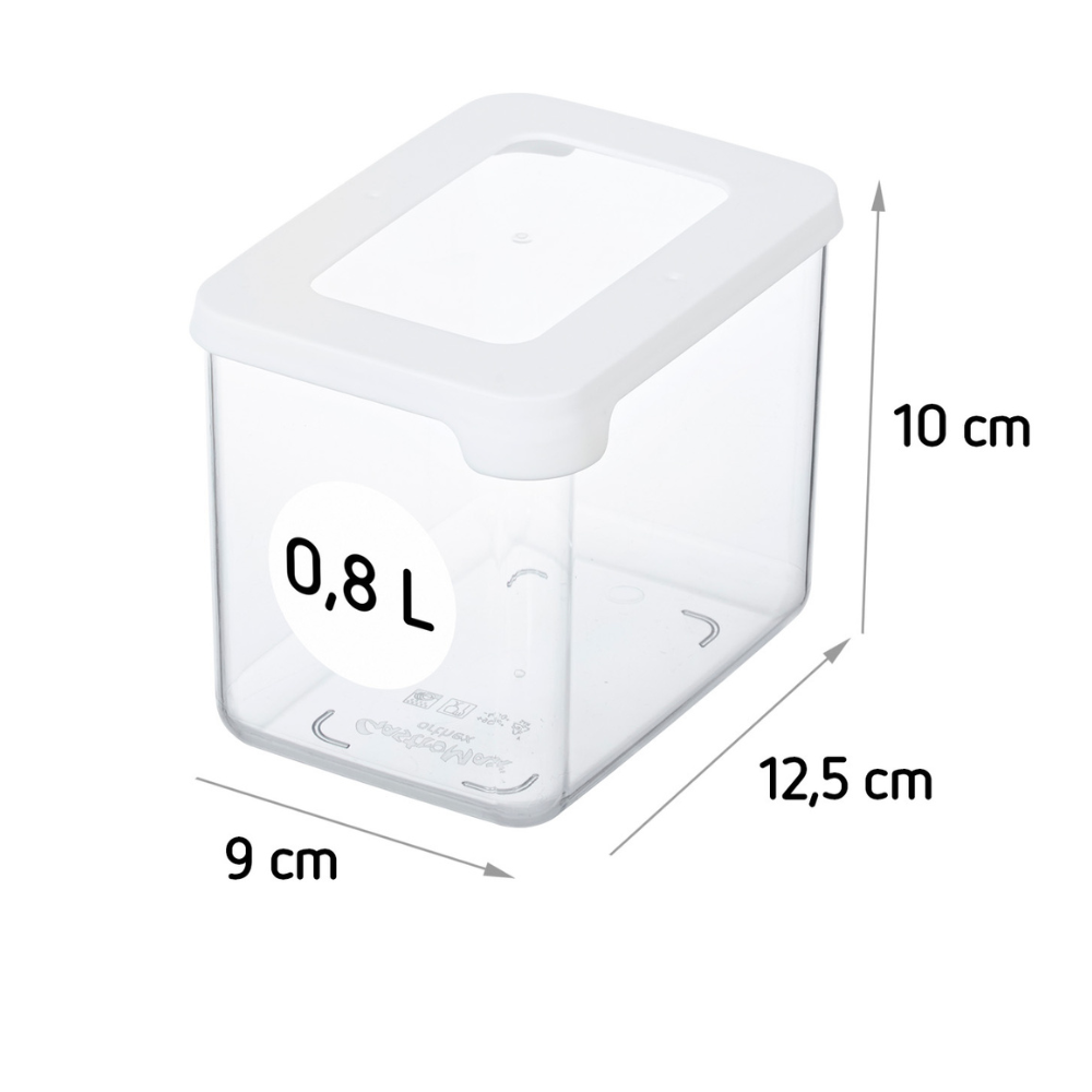 De Orthex SmartStore voorraadbakjes KLAR - Wit is een voorraadbak van 0,8 liter, gemaakt van doorzichtig kunststof met een wit deksel. Hij is luchtdicht, stapelbaar en meet 10 cm hoog, 12,5 cm breed en 9 cm diep, voor een verse en overzichtelijke opslag van je etenswaren.