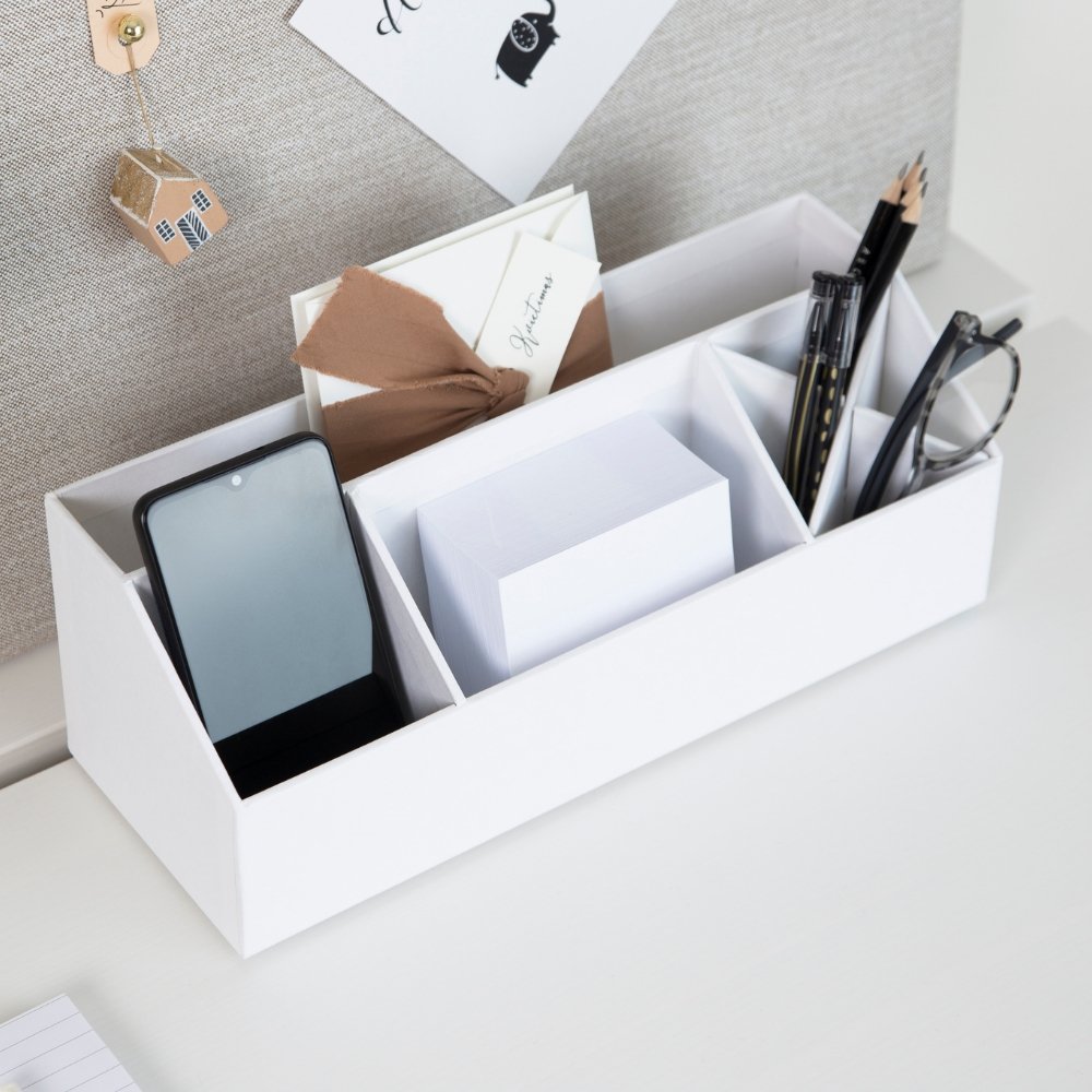 Witte bureau-opbergdoos om je mobiel, pennen en notitieblokken op je bureau te bewaren.